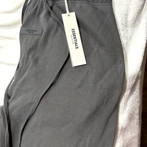Essentials fear of God, men’s size medium